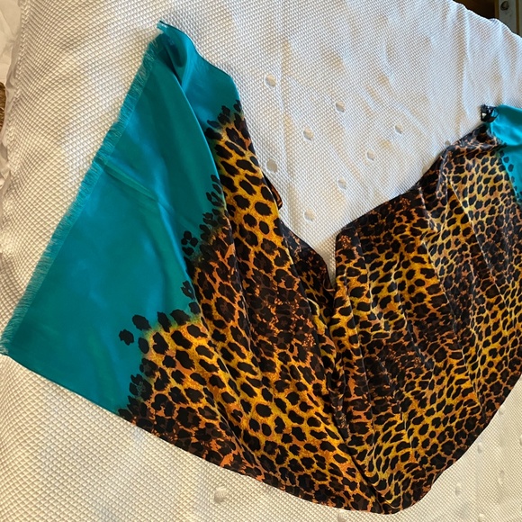 Roberto Cavalli Silk Scarf Leopard Print - Picture 2 of 8